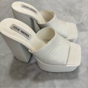 Steve Madden Trixie White Platforms sz 7.5